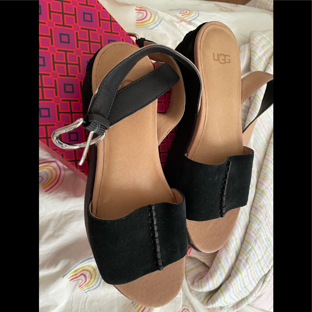 Ugg Chapala platform wedge